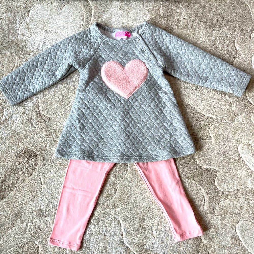 NWT Size 3T Grey & Pink 2 piece outfit. Top with leggings